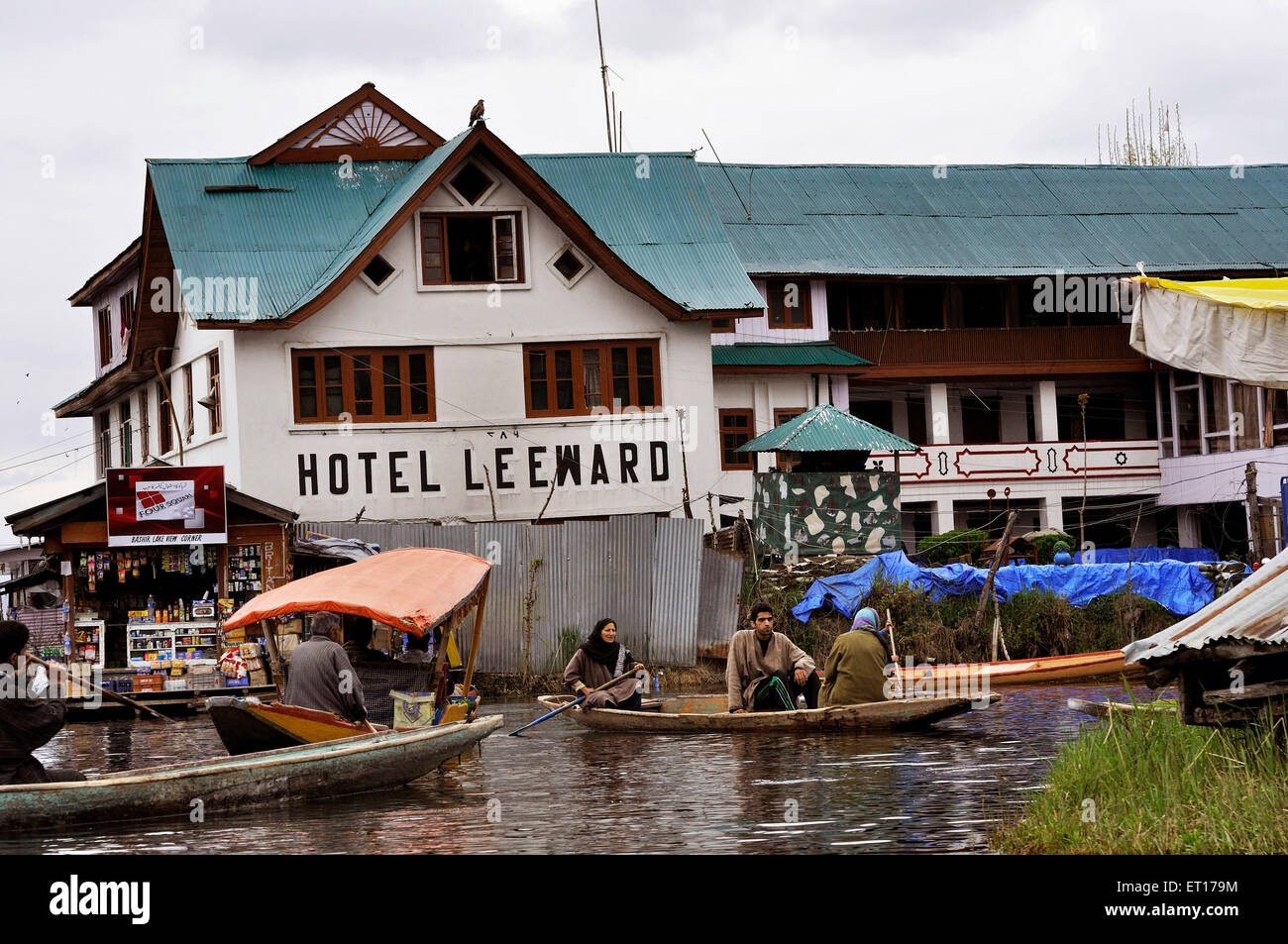 Hotel Sottovento Dal lago Srinagar Kashmir India Asia Foto Stock