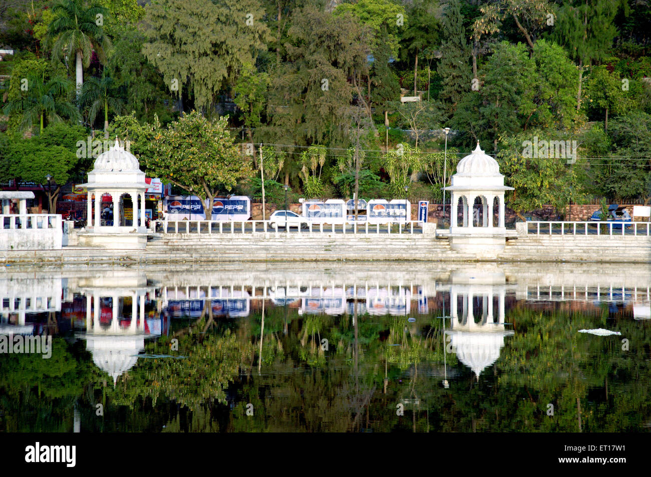 Dudh Talai, lago di Doodh Talai, lago di Dudh Talai, laghetto, Palazzo Shiva Niwas, Udaipur, Rajasthan, India, Asia Foto Stock