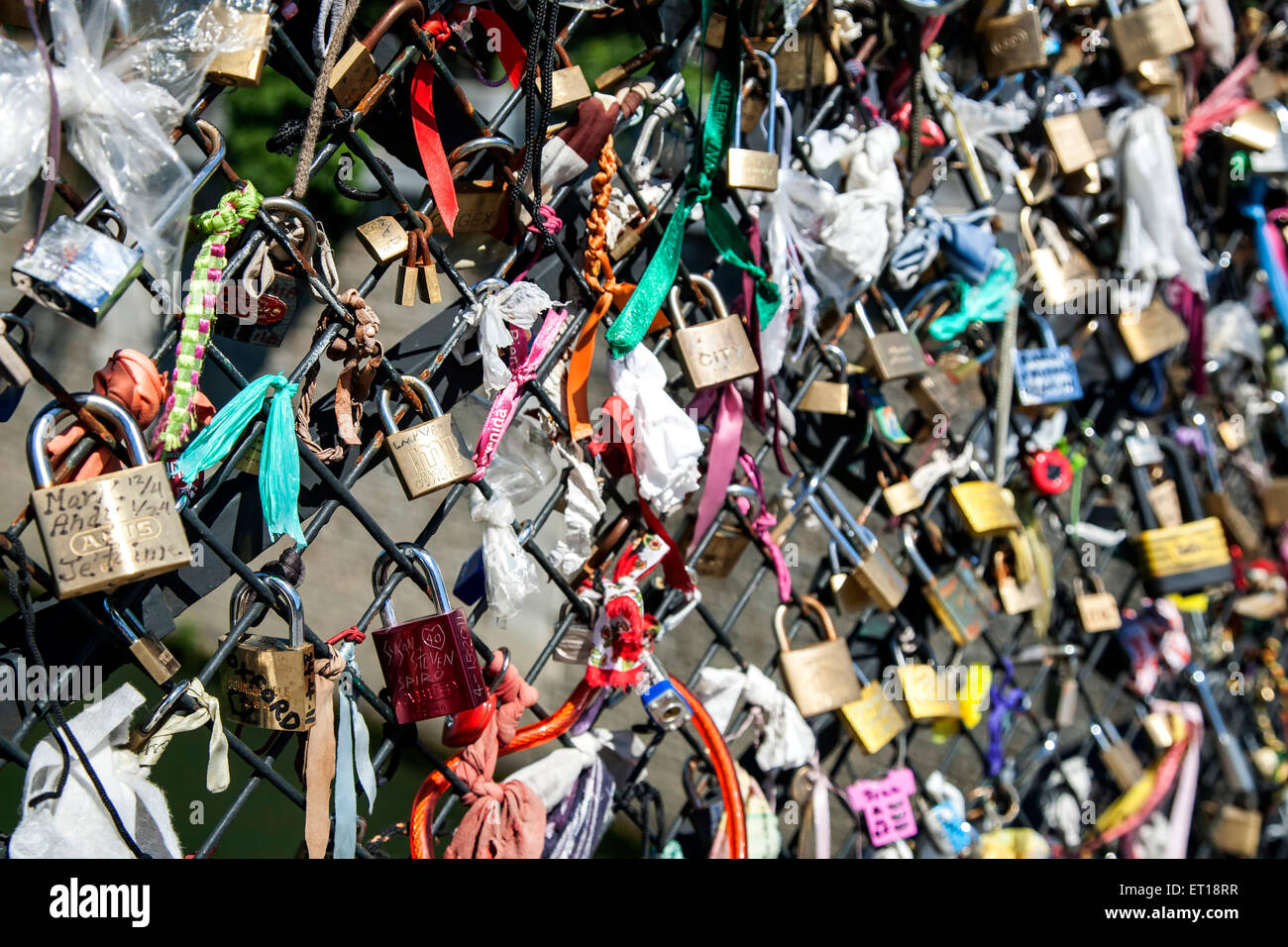 Serrature su l'Archeveche Bridge (l'amore ponte), Parigi, Francia Foto Stock