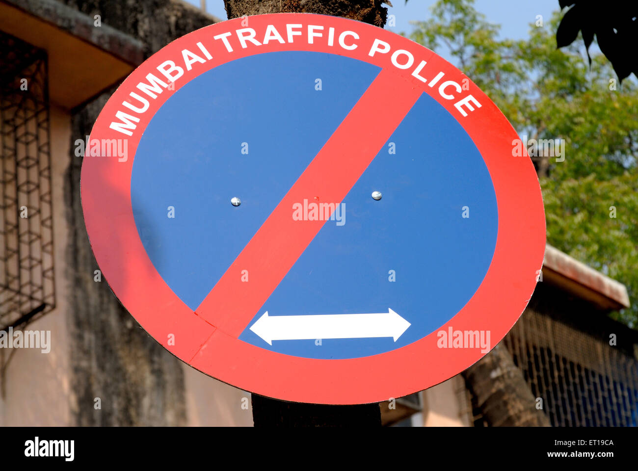 Cartello che mostra il traffico di Mumbai la polizia Foto Stock
