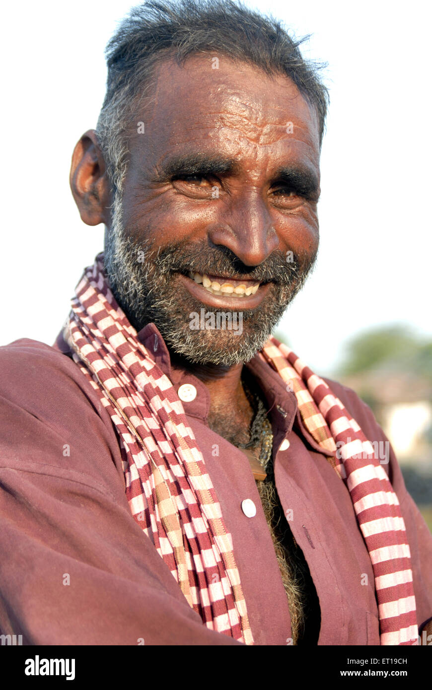 Rurale indiano vecchio uomo sorridente , amreli , saurashtra , gujarat , india - signor#736z - rmm 170834 Foto Stock