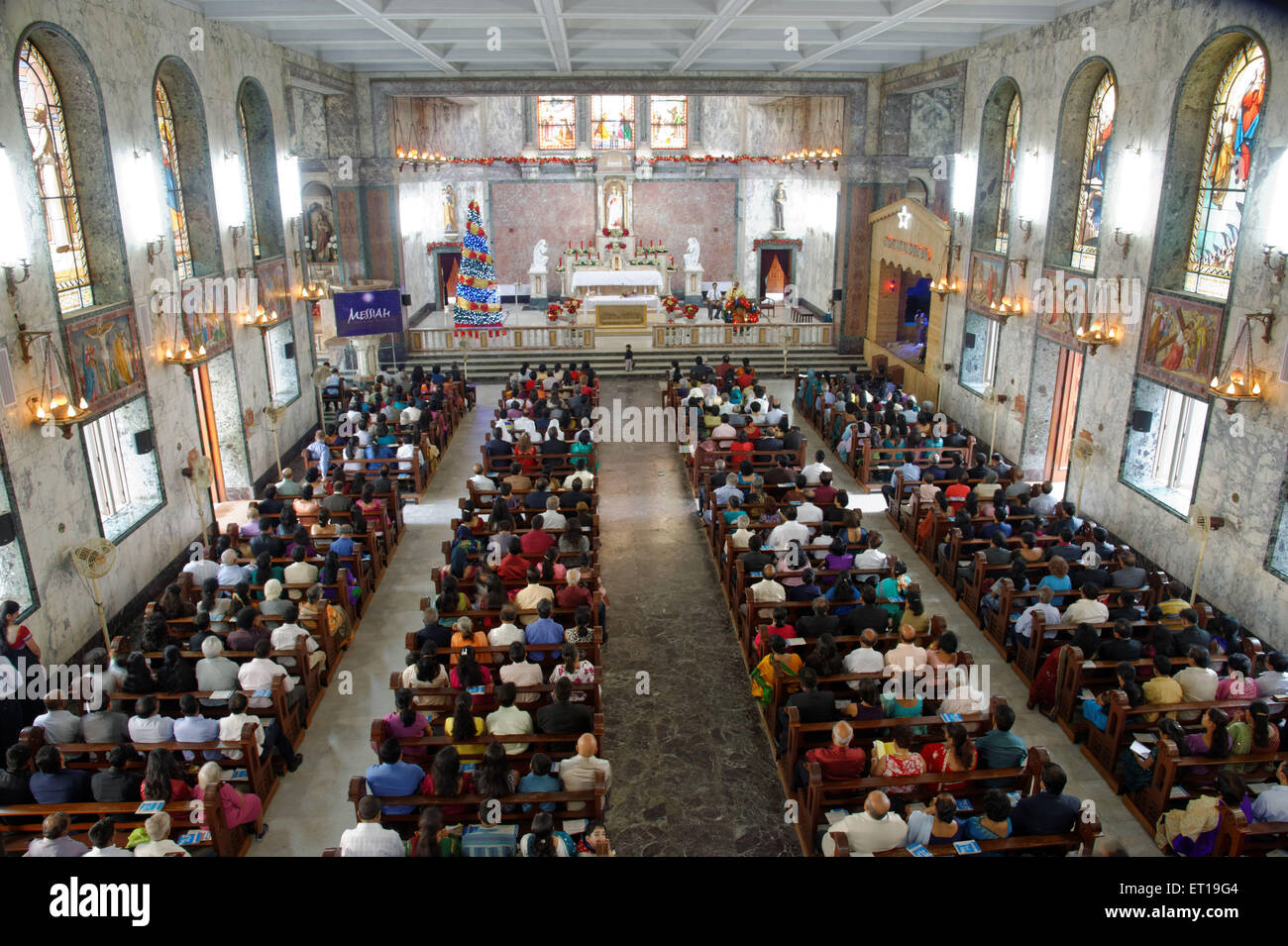 Celebrazione della Messa di Natale chiesa don bosco matunga mumbai Maharashtra india Asia n. MR Foto Stock