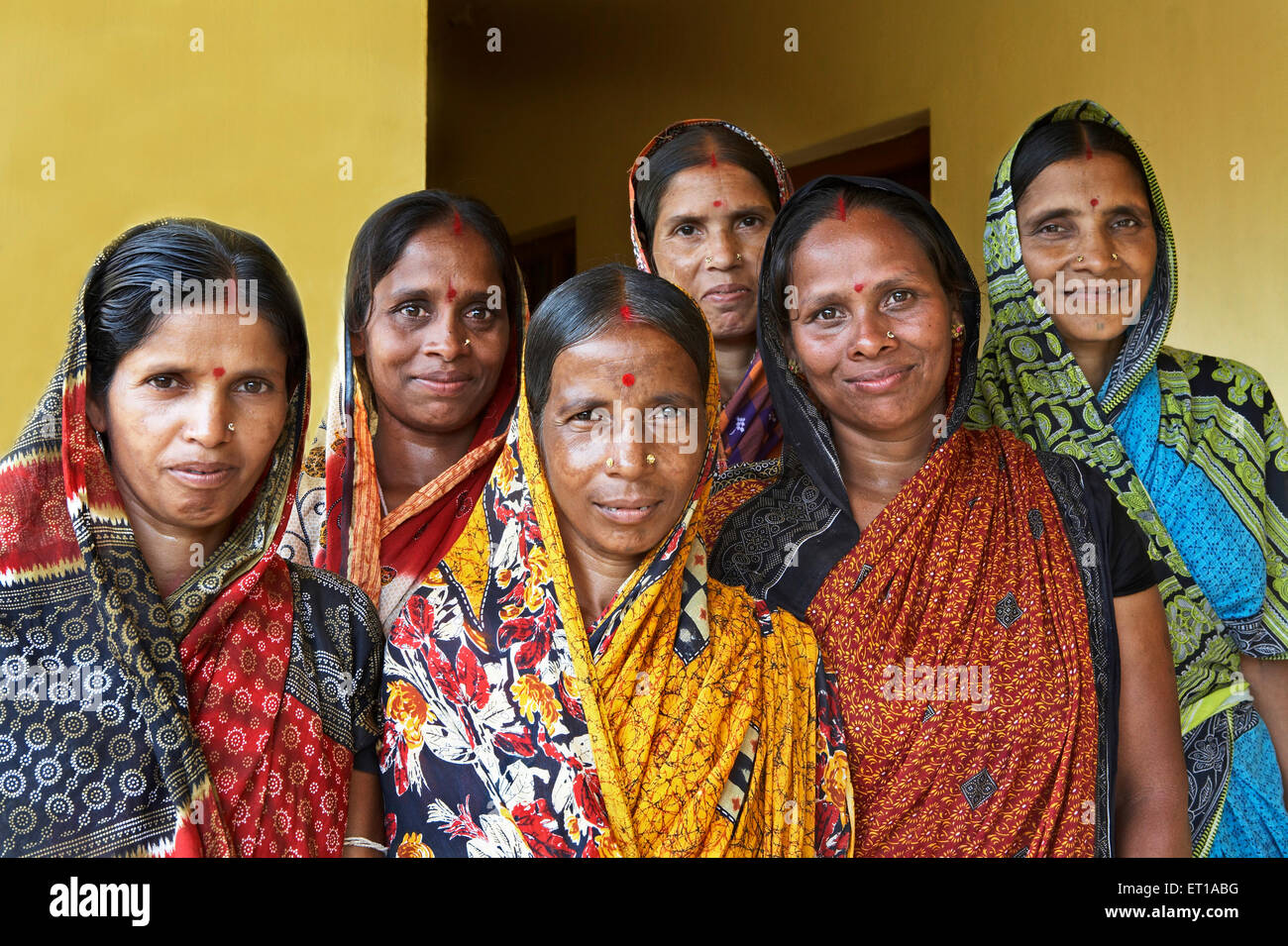 Le donne rurali volontari nelle attività delle ONG Chinmaya organizzazione di sviluppo rurale ; cavo Deuladiha ; in Orissa Foto Stock