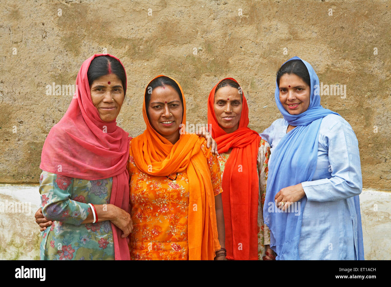 Le donne rurali membri della Micro Finanza di credito del gruppo iniziativa economica avviato da ONG Organizzazione Chinmaya dello sviluppo rurale Foto Stock