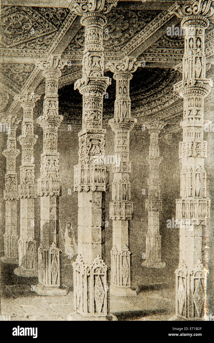 Vecchie foto di interno din arhai ka jhonpra ; Ajmer ; Rajasthan ; India Foto Stock