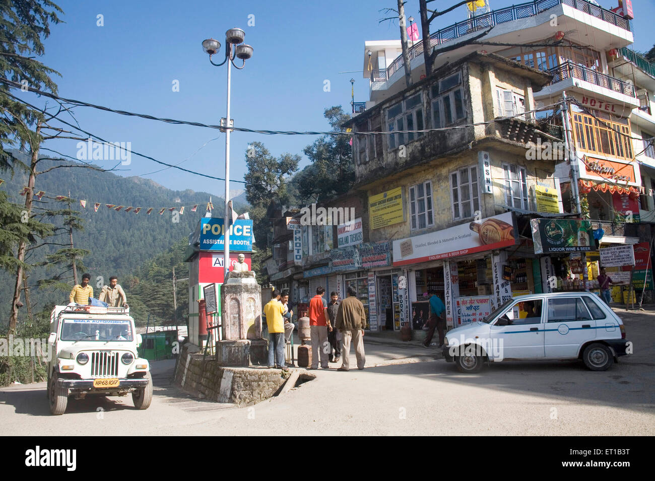 La fermata degli autobus ; Mcleod Ganj ; Himachal Pradesh ; India Foto Stock