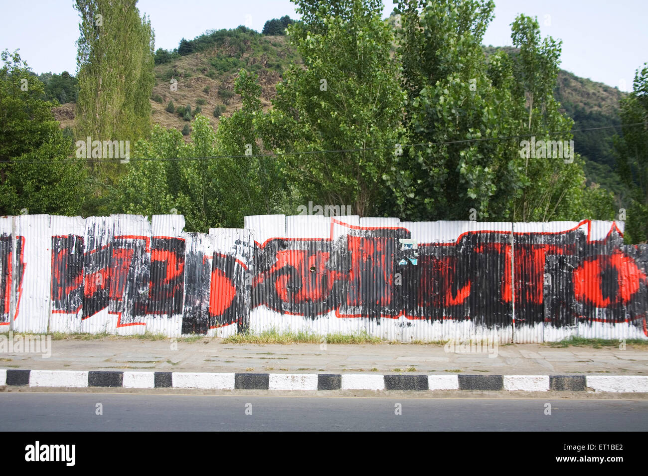 Slogan a muro ; Srinagar ; Kashmir ; Jammu e Kashmir ; India ; Asia Foto Stock
