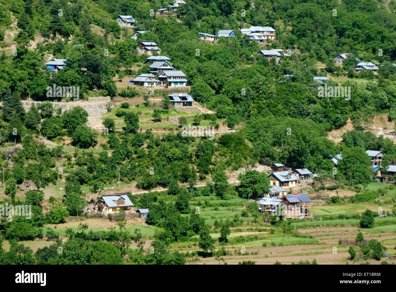 Piccolo villaggio tra Uri e Salemabad Jammu e Kashmir Unione territorio UT India Asia Foto Stock