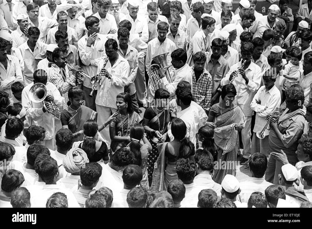 Le persone che si godono la musica ; India Foto Stock