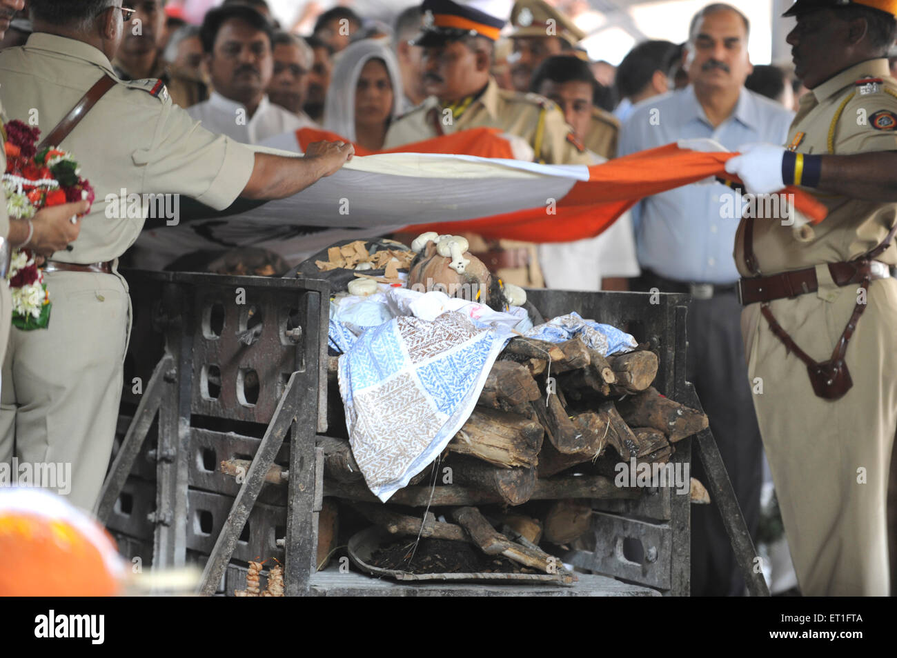 Cerimonia di cremazione funeraria indù, Hemant Karkare, squadra antiterrorismo capo, ucciso 2008 Mumbai attacco terroristico, Bombay, Mumbai, Maharashtra, India Foto Stock