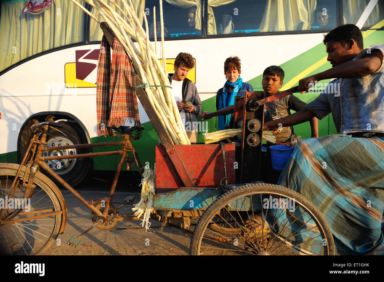 Venditore di succhi di canna da zucchero, Bangladesh, Asia Foto Stock