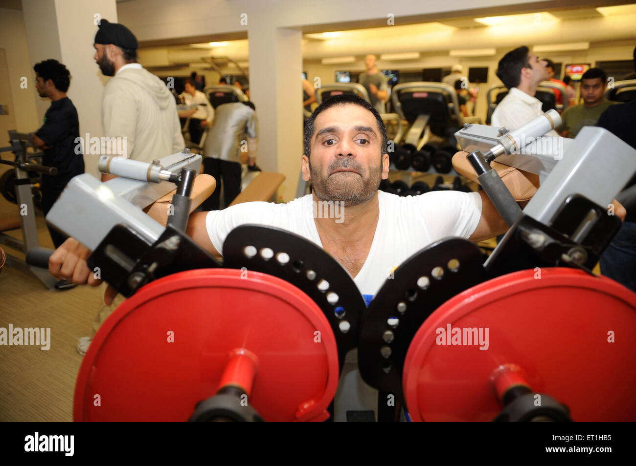 Suniel Shetty, Sunil Shetty, attore indiano, produttore cinematografico, personalità televisiva, Imprenditore, esercizio fisico in palestra, India Foto Stock