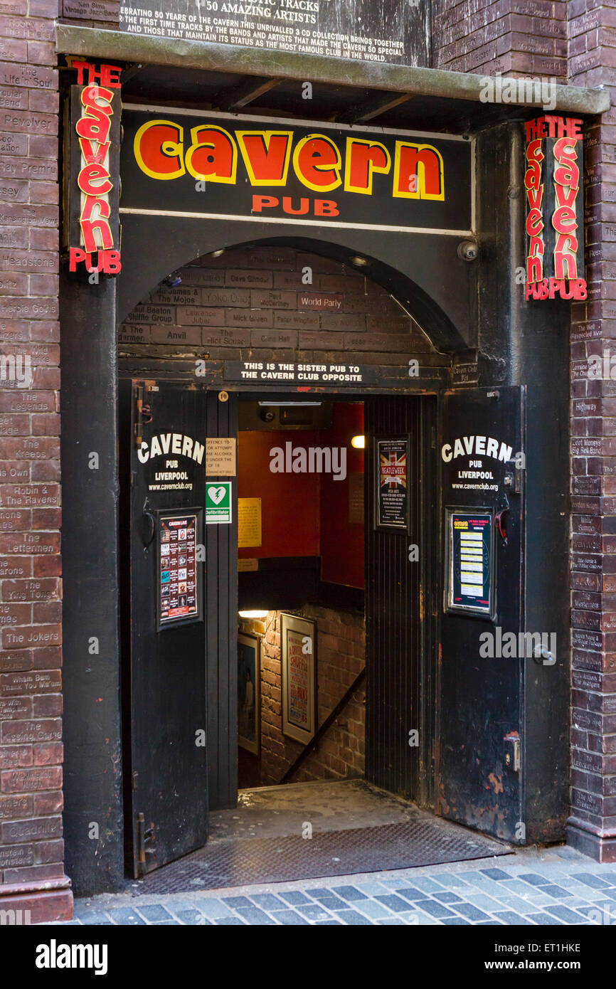 La Caverna Pub (non il Cavern Club), Mathew Street, Liverpool, Merseyside England, Regno Unito Foto Stock