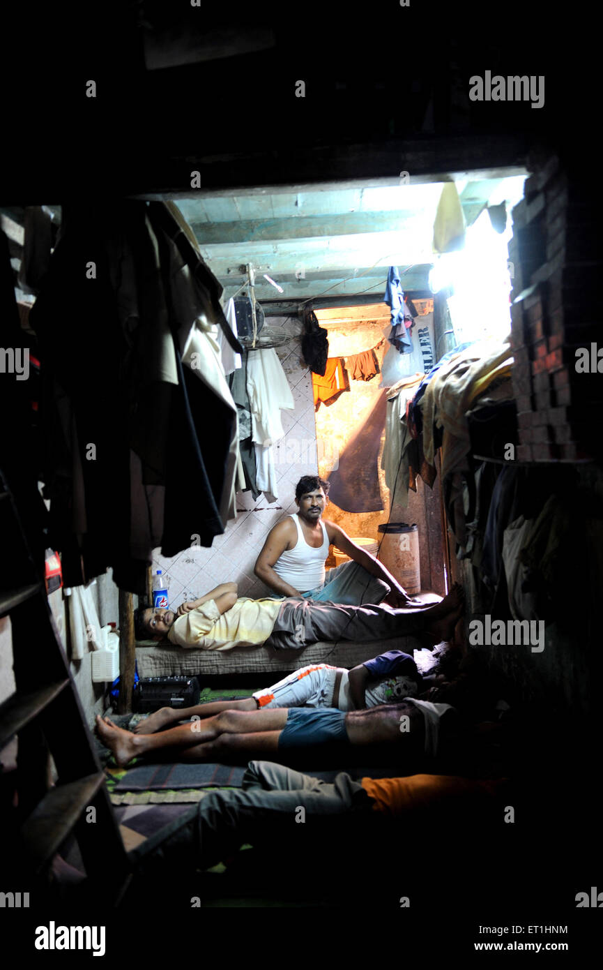Scialle; Kamathipura; Lal Bazar; zona a luci rosse; Grant Road; Bombay; Mumbai; Maharashtra; India; Asia; Asiatico; indiano; nessun modello di rilascio Foto Stock