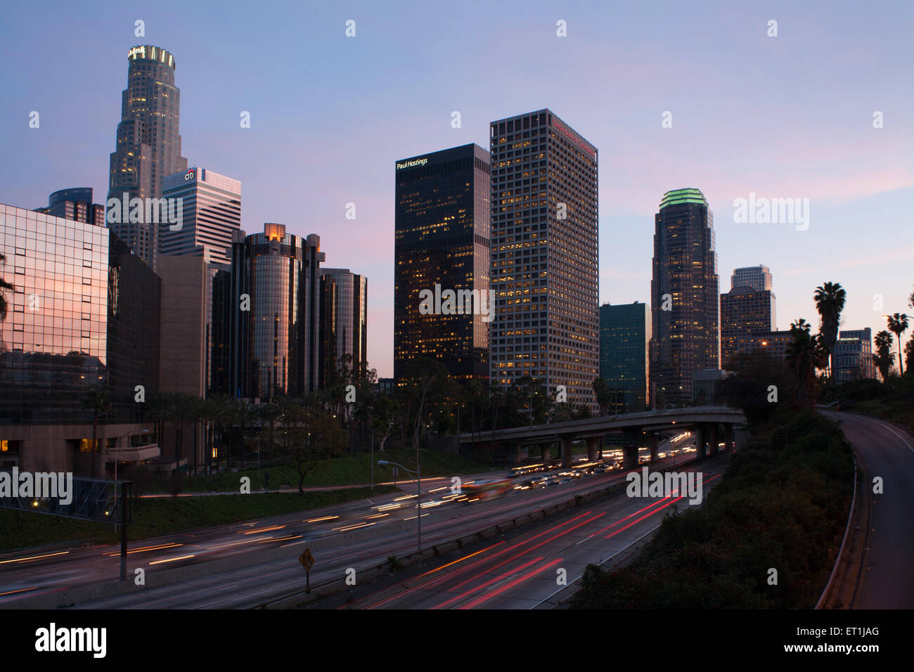 Il centro cittadino di Los Angeles al crepuscolo Foto Stock