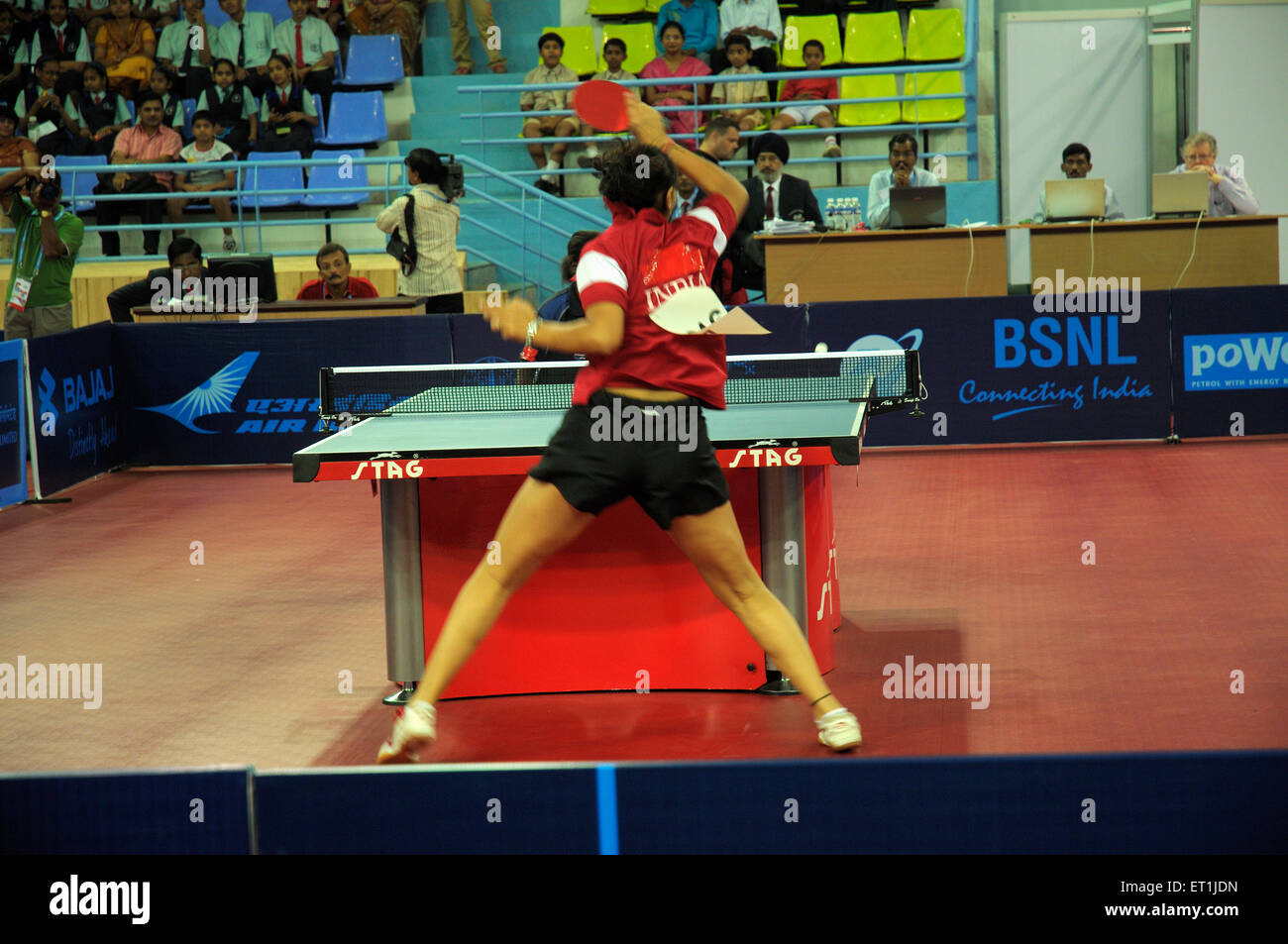 Neha Aggarwal giocare a ping pong, competizione sportiva, Pune, Maharashtra, India Foto Stock