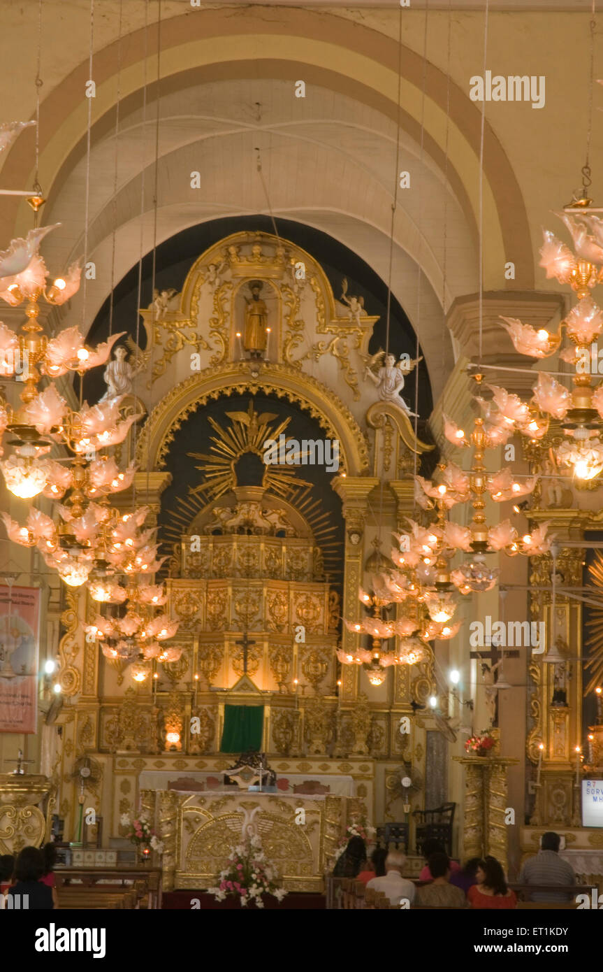 St Alex Chiesa interno Calangute Curtorim Goa Maharashtra India Asia Foto Stock