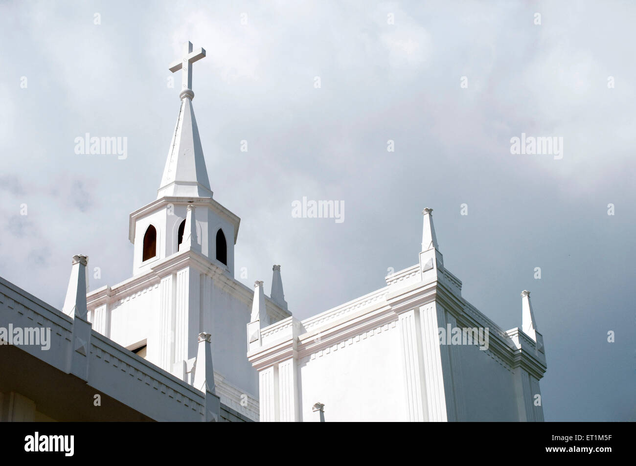 Un imponente architettura della Chiesa Immanuel CSI con una croce Kochi Kerala India Asia Foto Stock