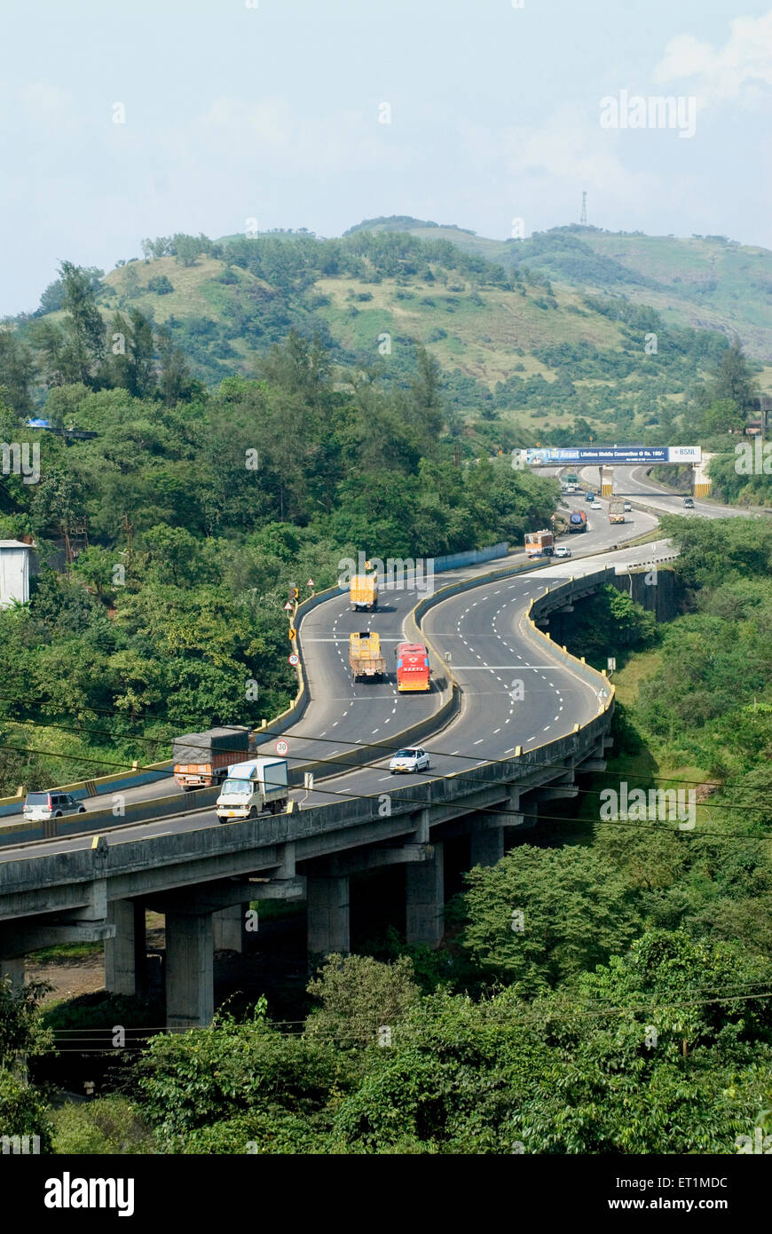 Mega autostrada su Mumbai Pune road a Lonavala ; Maharashtra ; India Foto Stock