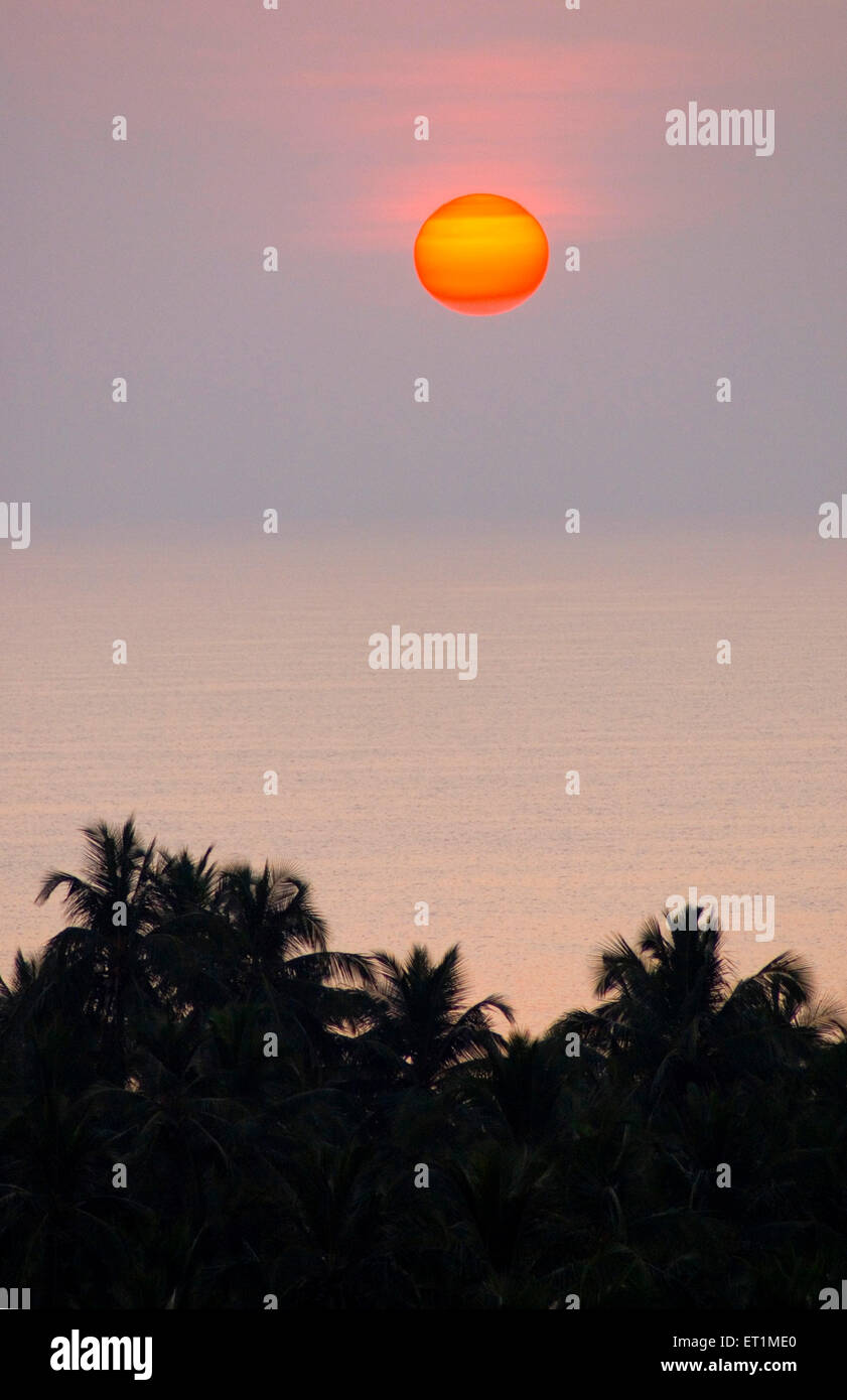 Tramonto, Anjarle, Mare Arabico, Dapoli, Ratnagiri, Maharashtra, India, Asia Foto Stock