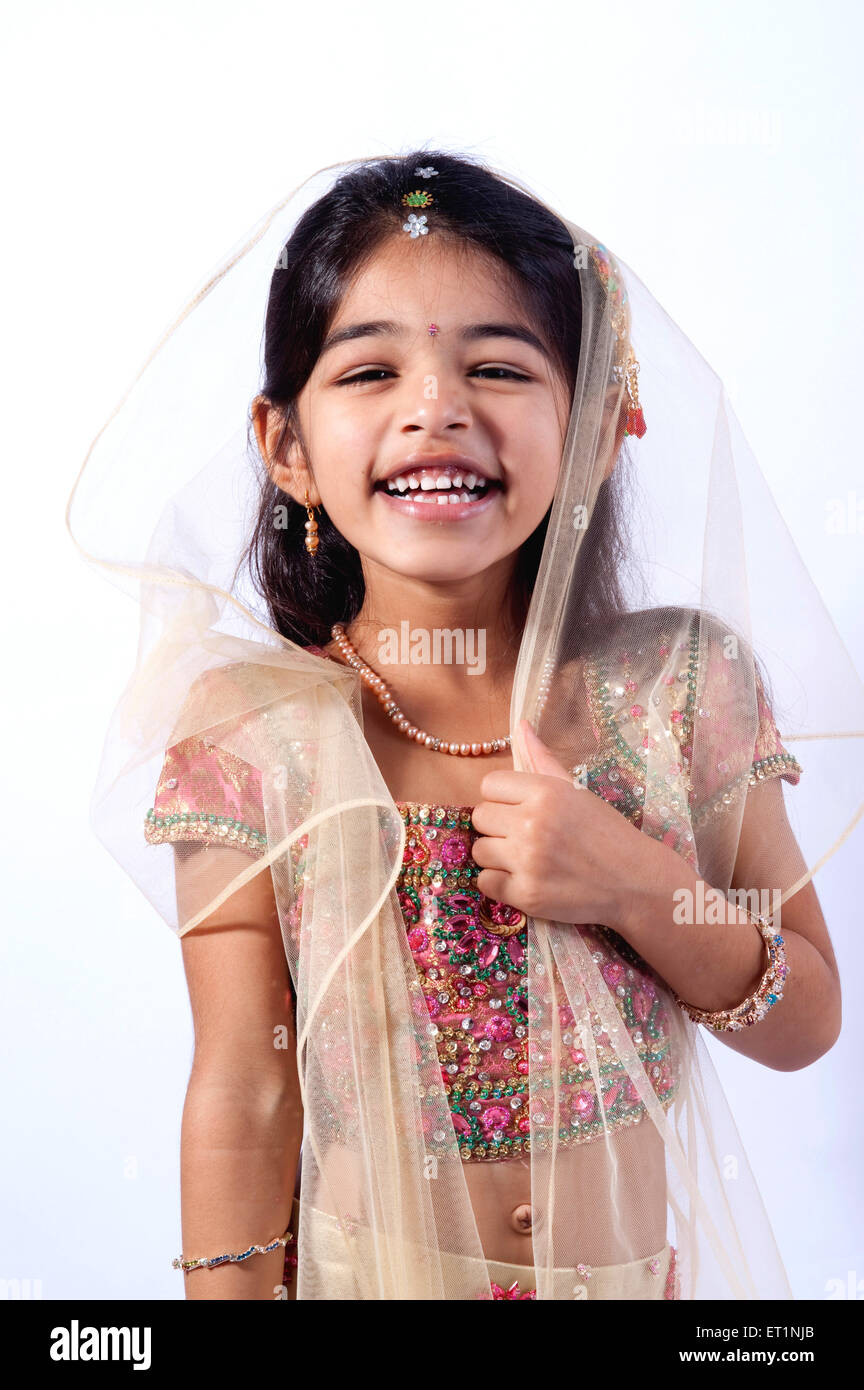 Bambina di cinque anni di ridere - Modello di Rilascio numero # 556 Foto Stock