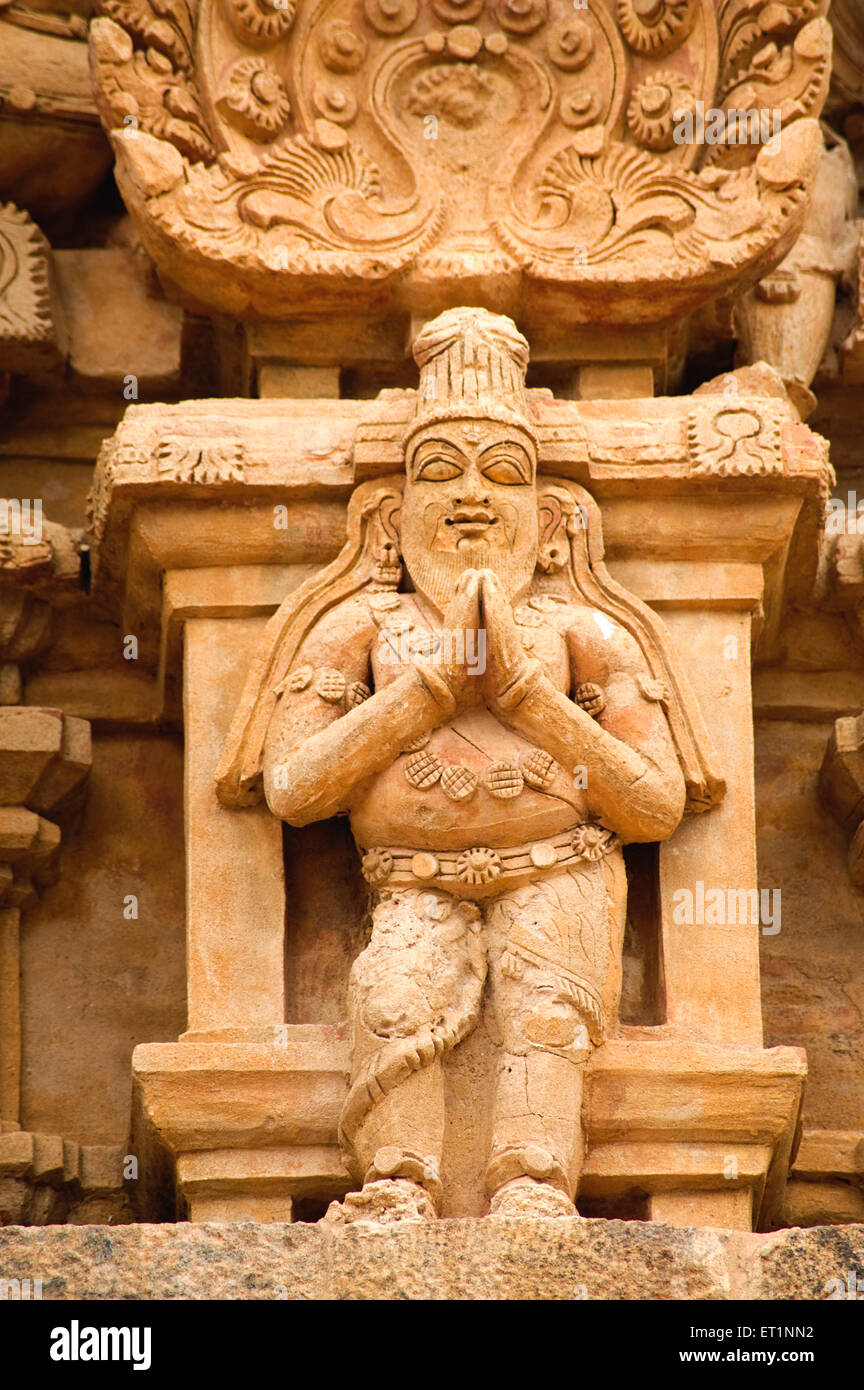 Stucco di re o grande persona sul gopuram al tempio brihadeshwara ; Thanjavur ; Tamil Nadu ; India Foto Stock