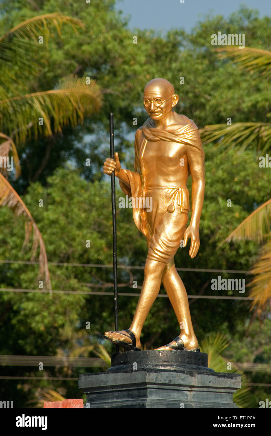 Statua di Mahatma Gandhi ; Kollam ; Kerala ; India ; Asia Foto Stock