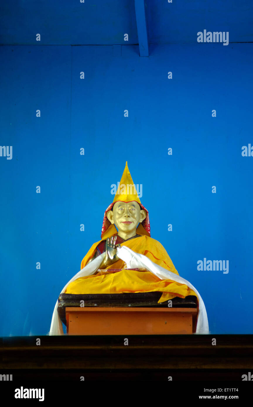 Idoli in Shar Gaden monastero in Mundgod in Karnataka India Asia Foto Stock