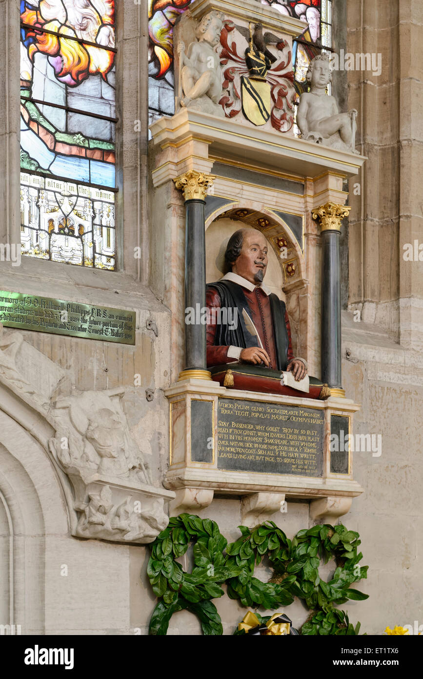 Un busto di William Shakespeare nella chiesa della Santa Trinità, Stratford upon Avon, luogo di sepoltura di Shakespeare Foto Stock