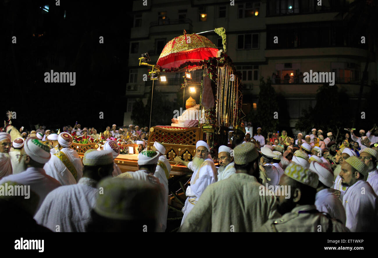 Per celebrare i 100 anni di leader spirituale Syedna Mumbai India Asia Foto Stock