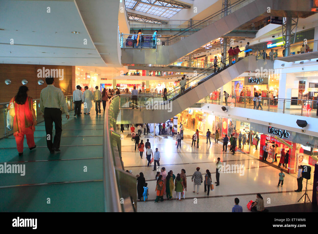 Centro commerciale Oberoi a Goregaon Bombay Mumbai Maharashtra India Asia Foto Stock