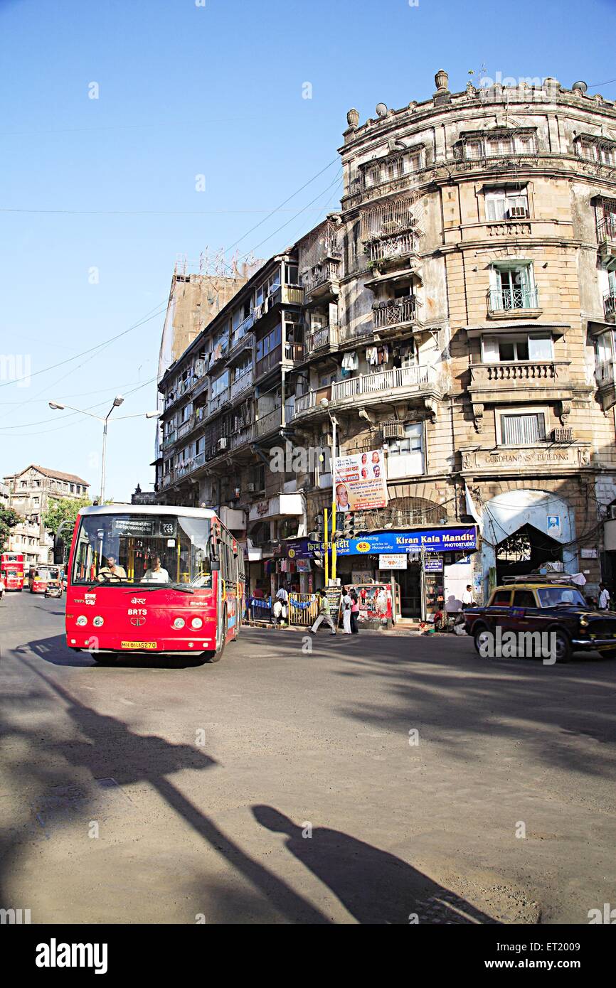 Vecchia massa Gordhandas alloggi urbani edificio a Jagannath Shankarsheth road ; Charni Road ; Mumbai Bombay ; Maharashtra ; India Foto Stock