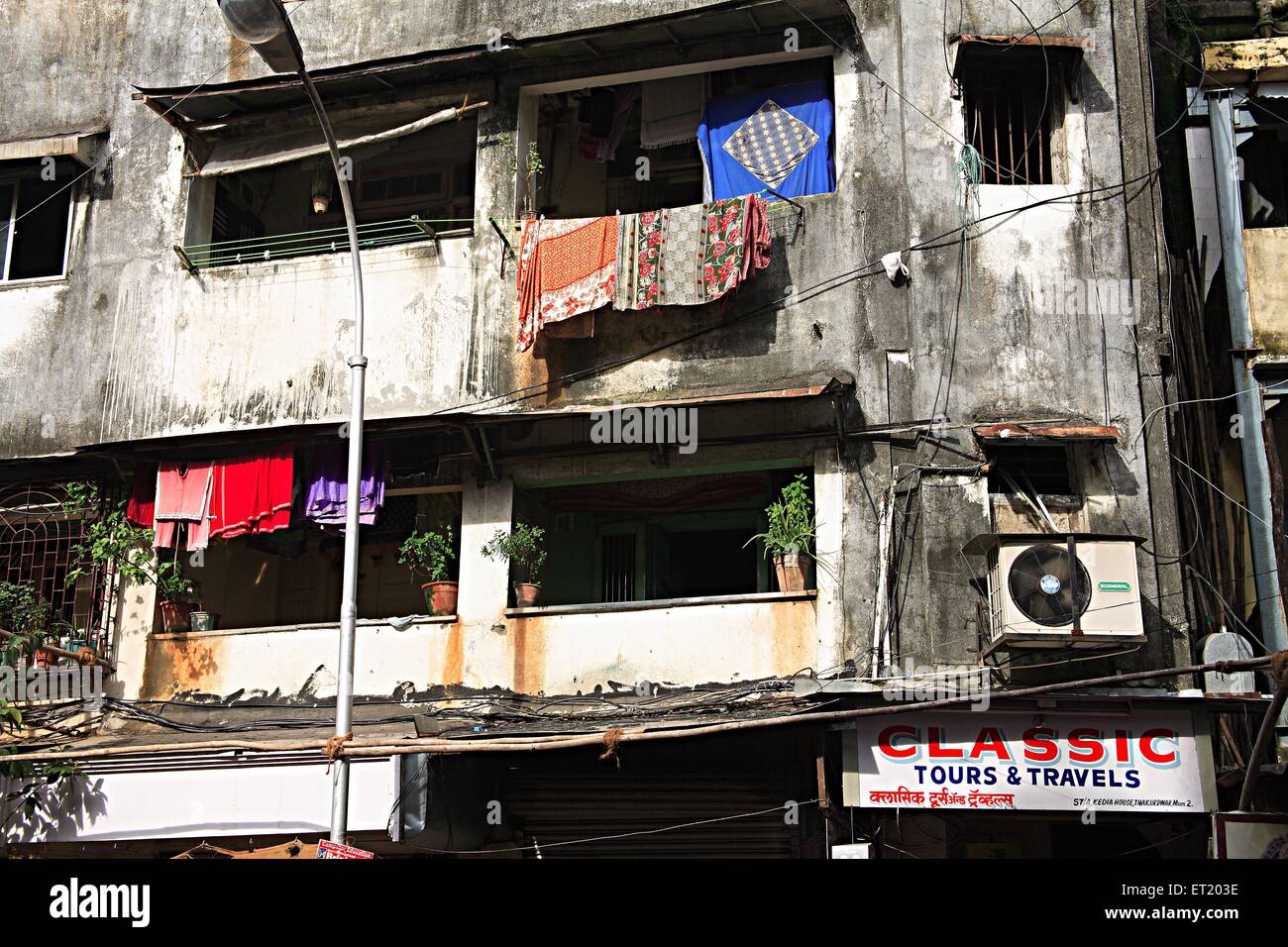 Edificio antico ; casa di Kedia ; alloggio urbano ; strada Charni ; Bombay ; Mumbai ; Maharashtra ; India ; Asia ; Asiatico ; indiano Foto Stock