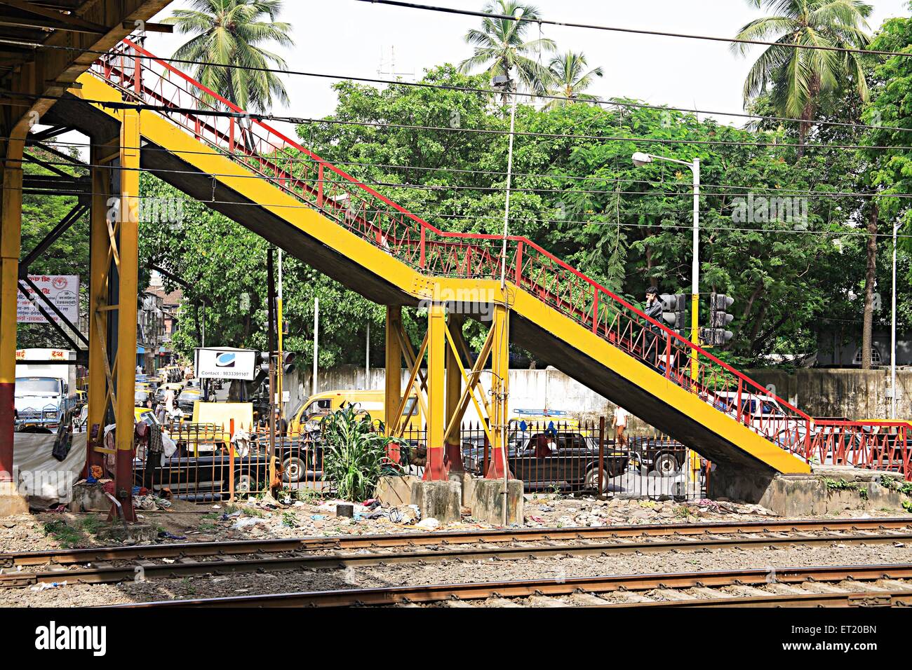 Ponte pedonale ; Girgaon ; Charni Road ; Mumbai Bombay ; Maharashtra ; India Foto Stock