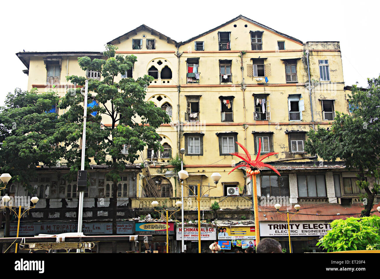 Vecchia costruzione ; Casa di Chikhal ; Princess Street ; Vardhaman Chowk ; linee marittime ; Bombay ; Mumbai ; Maharashtra ; India ; Asia ; Asiatico ; indiano Foto Stock