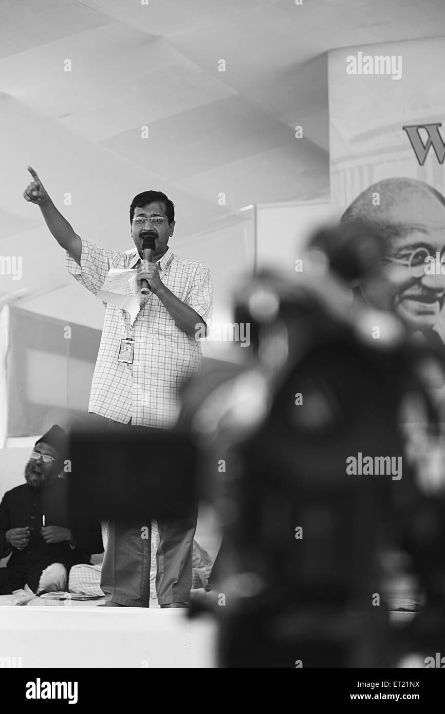 Arvind Kejriwal, politico indiano, parlando MMRDA terreni, Bandra, Bombay, Mumbai, Maharashtra, India, Asia, asiatico, Indiana Foto Stock