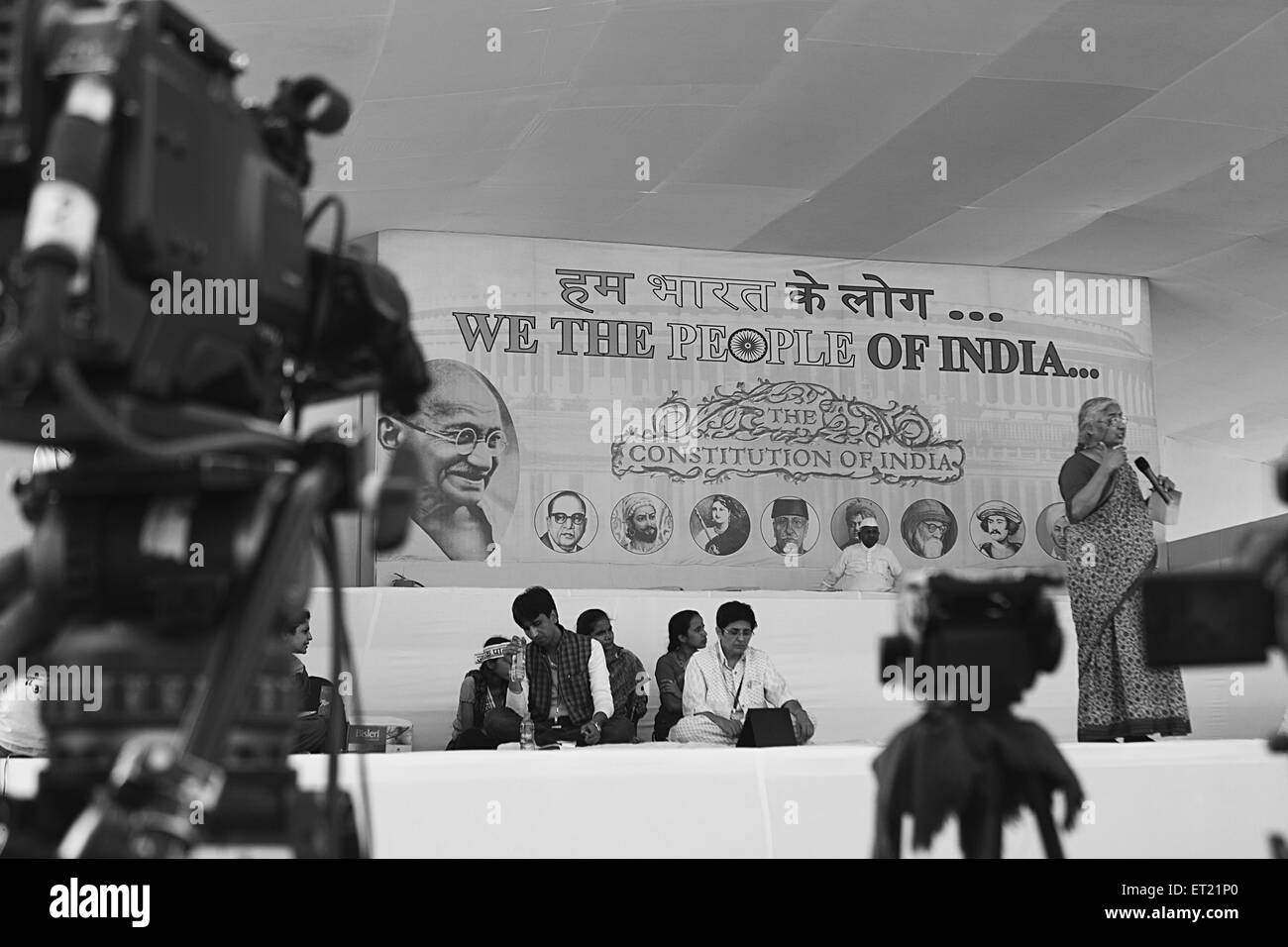 Medha Patkar discorso MMRDA motivi Bandra Mumbai Maharashtra India Asia Dic 2011 Foto Stock