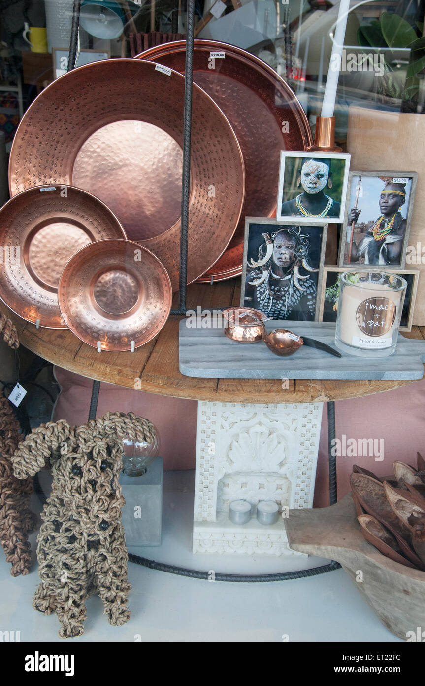 La finestra del display di un eclettico regali, Wen & Ware, in Glenferrie Road, Malvern, Melbourne Foto Stock
