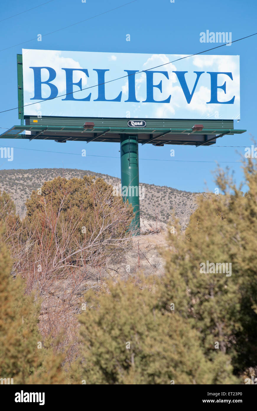 Cartelloni religiosi si trovano in luoghi remoti in Nuovo Messico. Foto Stock