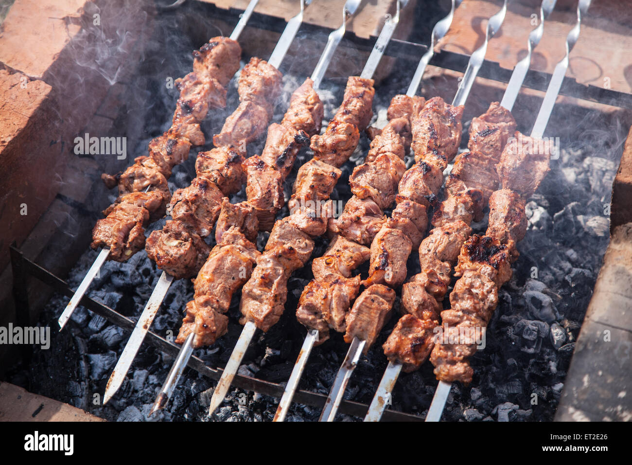 Spiedini. Il processo di cottura. Foto Stock