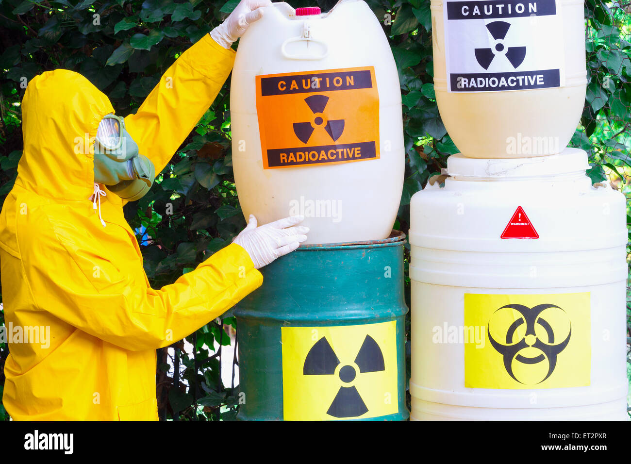 Lavorare con sostanze pericolose Foto Stock