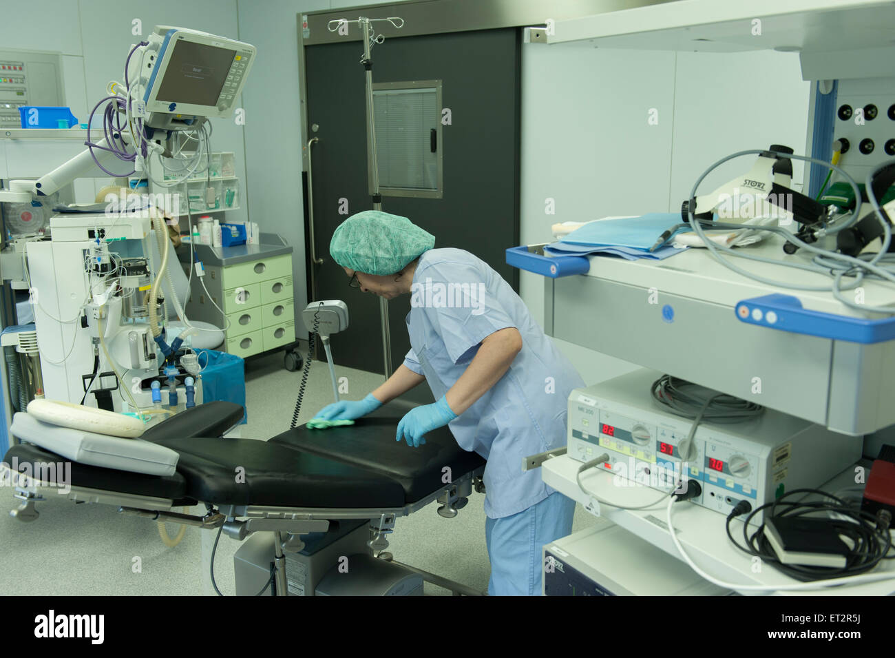 Freiburg im Breisgau, Germania, in sala operatoria Univ.-Clinica di otorinolaringoiatria Foto Stock