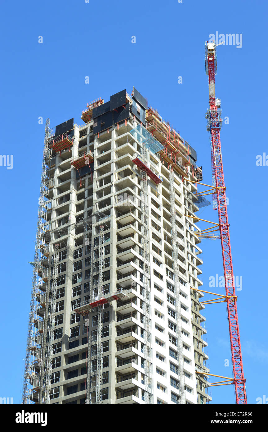 Costruzione di un lusso moderno ed alto edificio. Fotografato a Tel Aviv, Israele Foto Stock