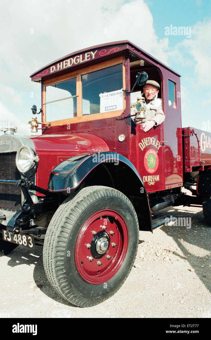 Vintage Rally Stockton, 5 giugno 1994. Ronnie Foreman al volante di un 1927 Thorncroft 3 ton carrello, il veicolo più anziano del Tyne Tees Esegui. Foto Stock