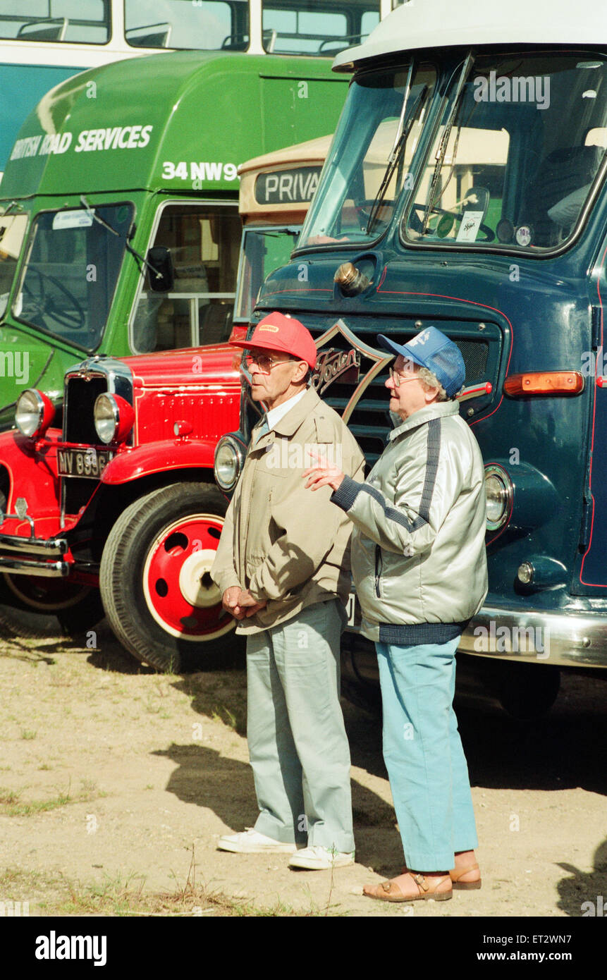 Vintage Rally Stockton, 5 giugno 1994. Ronnie caposquadra e moglie Nancy, chi è la stessa età del 1927 Thorncroft 3 ton carrello, il veicolo più anziano del Tyne Tees Esegui. Foto Stock