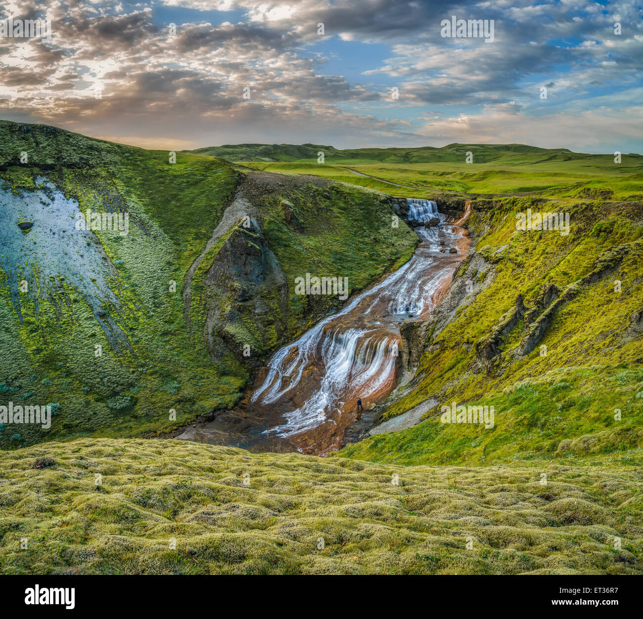 La cascata nel canyon Fjardargljufur, Kirkjubaejarklaustur, Islanda Foto Stock