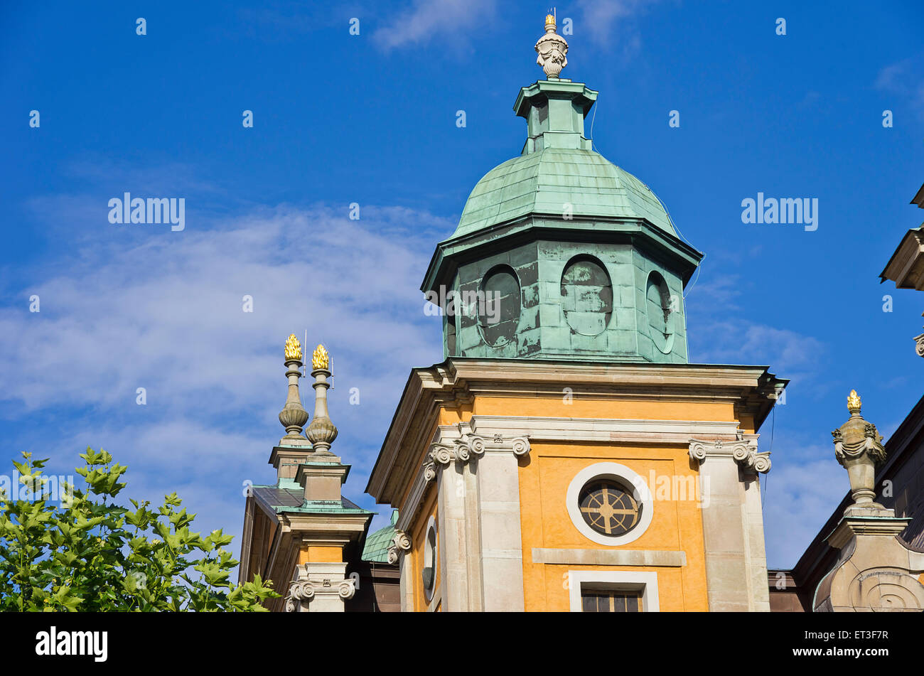 Angolo occidentale il campanile della cattedrale di Kalmar, Svezia. Foto Stock