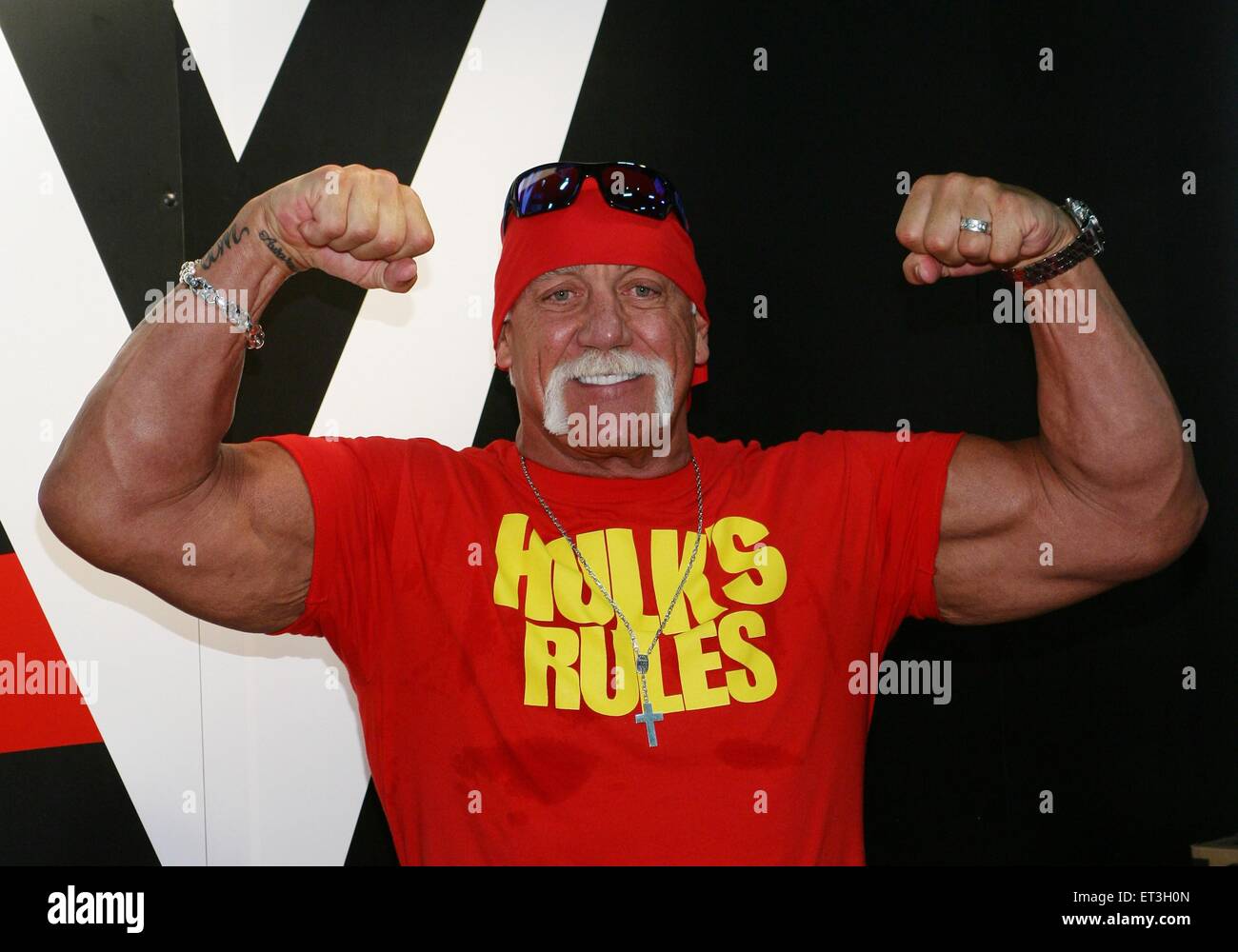 Las Vegas, NV, Stati Uniti d'America. Decimo Giugno, 2015. Hulk Hogan in presenza di licenze per Expo 2015 - MER, Mandalay Bay Convention Center di Las Vegas, NV il 10 giugno 2015. © James Atoa/Everett raccolta/Alamy Live News Foto Stock Las Vegas, NV, Stati Uniti d'America. Decimo Giugno, 2015. Hulk Hogan in presenza di licenze per Expo 2015 - MER, Mandalay Bay Convention Center di Las Vegas, NV il 10 giugno 2015. © James Atoa/Everett raccolta/Alamy Live News Foto Stock