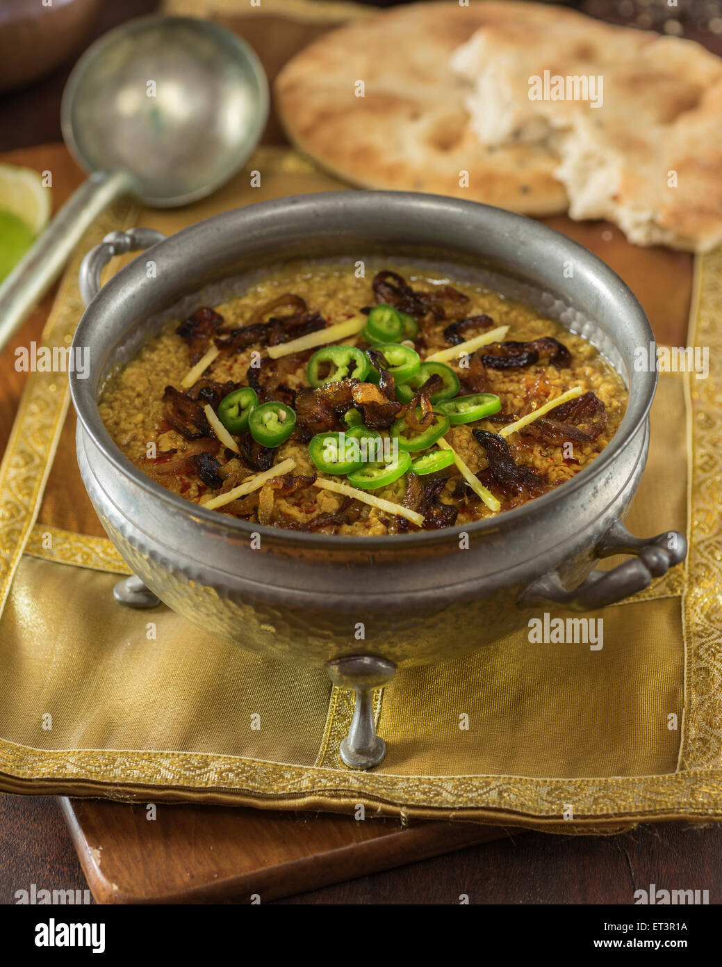 Haleem. Lenticchia, carne e orzo piatto. Medio Oriente e India cibo Foto Stock