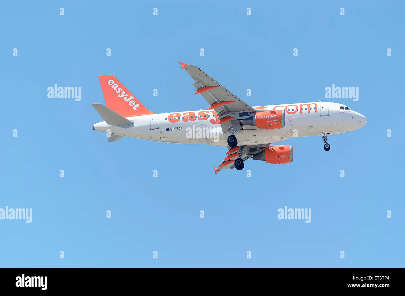 -Aeromobili Airbus A319-111-, di -EasyJet- compagnia aerea, atterraggio su Madrid-Barajas : Adolfo SUAREZ- aeroporto. Foto Stock